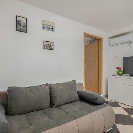 Apartments D Krk Town Bagian luar foto