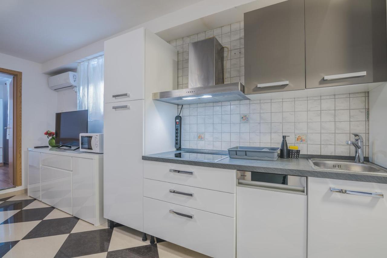 Apartments D Krk Town Bagian luar foto